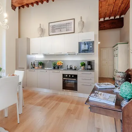 In Near Clock Tower Apartment Lucca